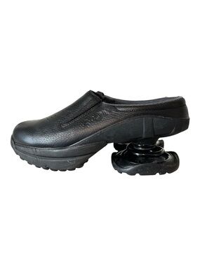 Z-Coil Women's Black Comfort Slip-On Clog